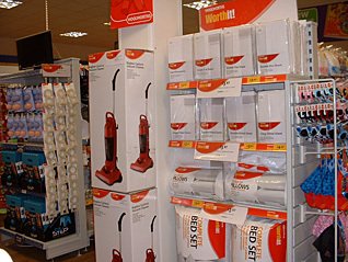 Bold displays of WorthIt! products featured prominently at the front of Woolworths' stores when the extended range launched in the Spring of 2007