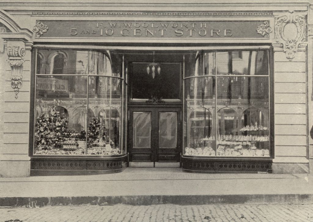 The large, modern store was in the first Woolworth Building, the six storey skyscraper was the first real estate venture of the Founder, Frank Woolworth