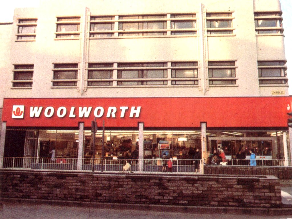 In the late 1970s Woolworth had over 1,200 stores across the British Isles. The newest looked like this ...