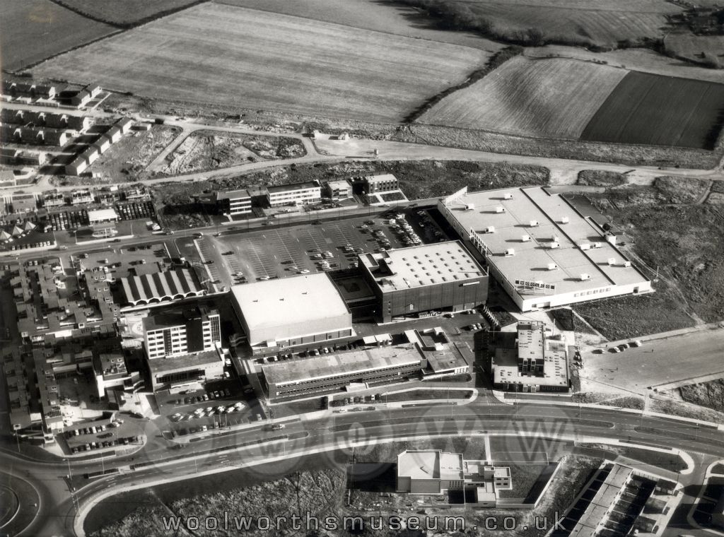 When the Woolco store opened on 20 August 1968 much of the housing development was yet to complete, with work going on all over the new town.