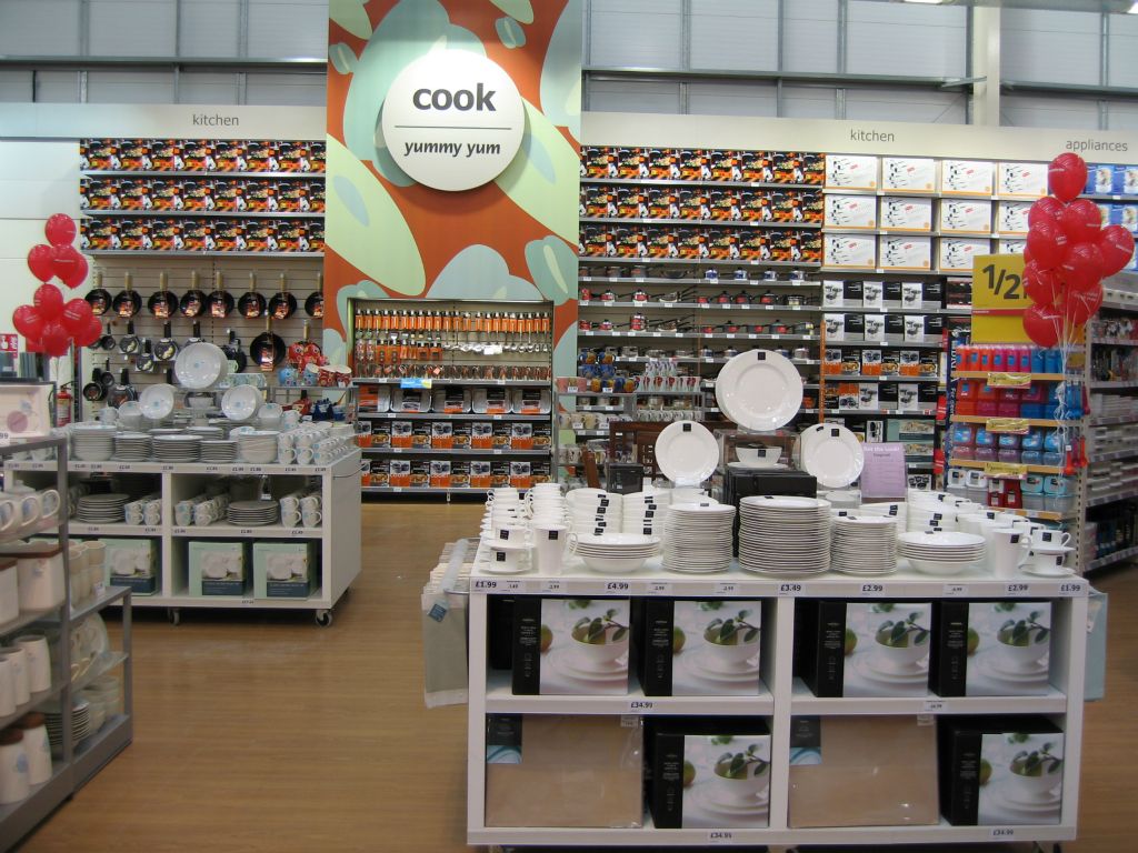 A wide view of the cook shop in the Bristol Hartcliffe out-of-town Woolies in 2005