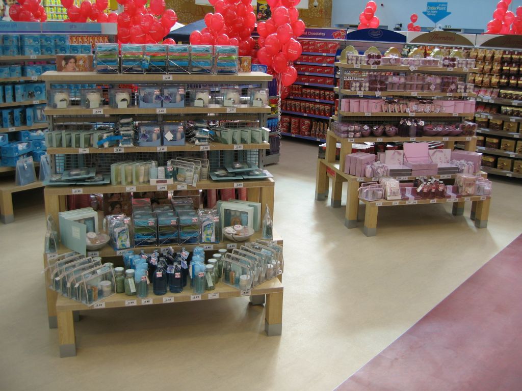 Cosmetic gifts were a popular Christmas gift from Woolworths in the 2000s