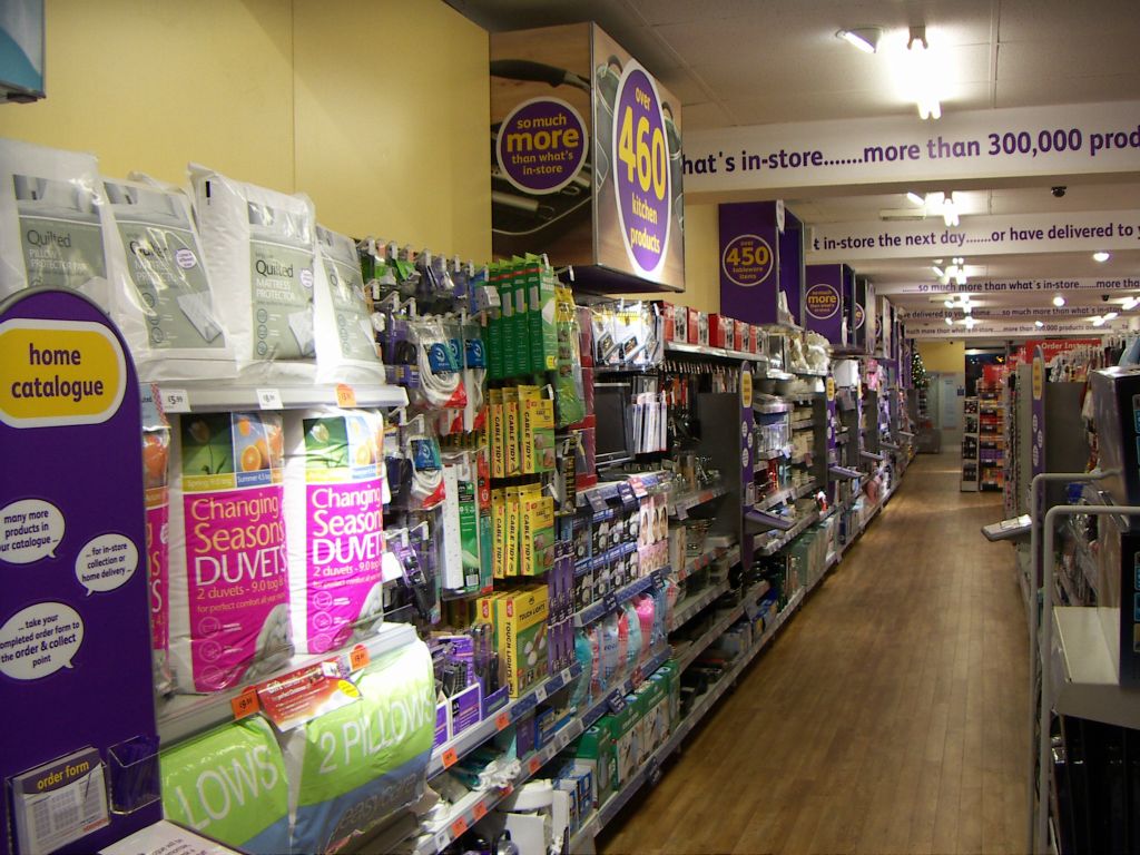 The Kingswood Woolworths was able to display most of the duvets and pillows that filled almost 40 feet in the nearby Imperial Parkstore in just one four foot wall bay (2005)