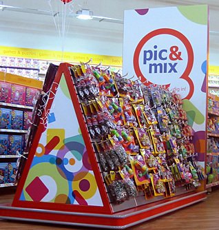 In homage to Woolworths' 3D and 6D roots and legendary pic'n'mix range, the out-of-town store format included special fixtures of pocket money toys