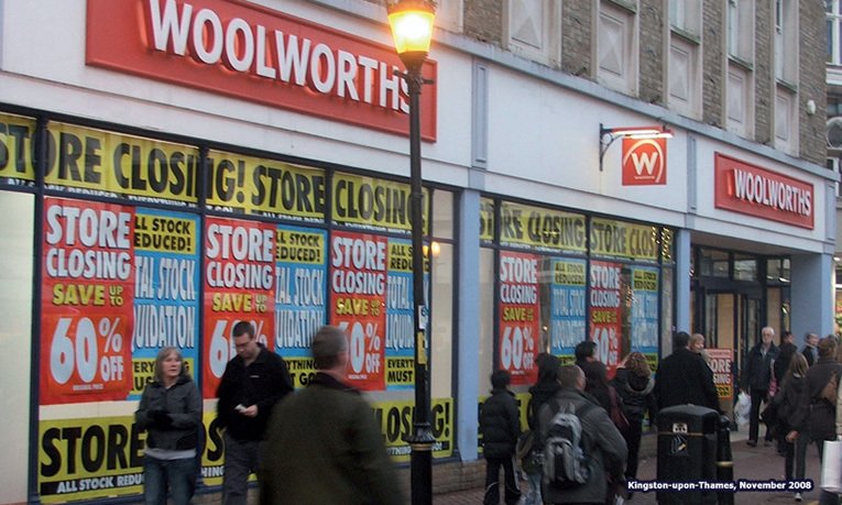 Just days after the opening in Bitterne, Woolworths faced the ignominy of Administration. The picture shows the flagship store in Kingston-upon-Thames facing the end with dignity in December 2008